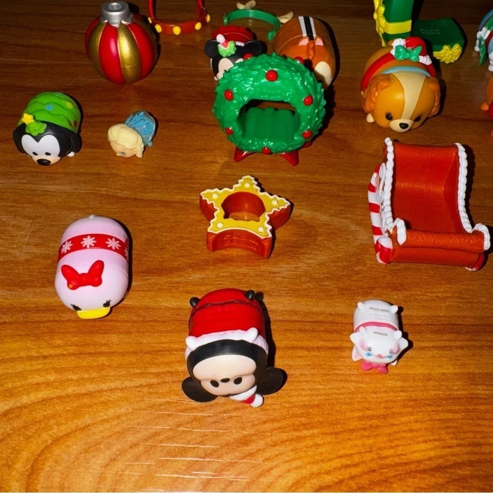 Disney Vinyl Tsum Tsum Large Assorted Lot Mostly Holiday Christmas Tsum Tsums